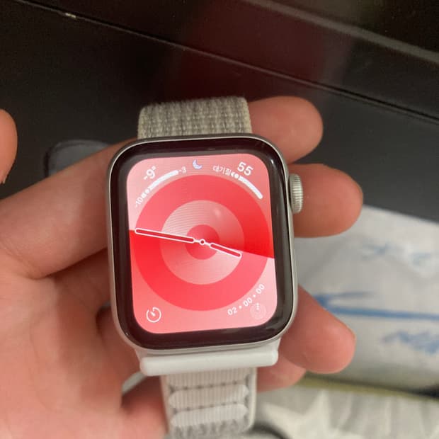 애플워치 se 랑 파라점퍼스 니트 패딩 교신 구해요