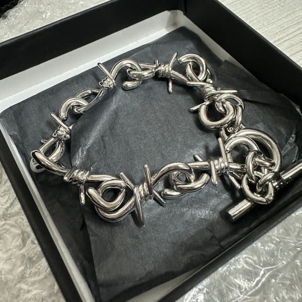 언더커버 21aw 샹달 리메이크 팔찌