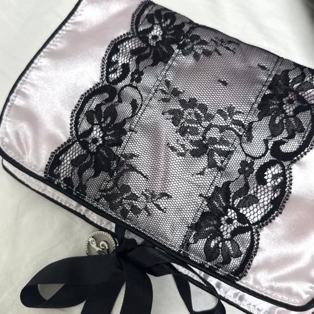 질스튜어트 핑크레이스 파우치