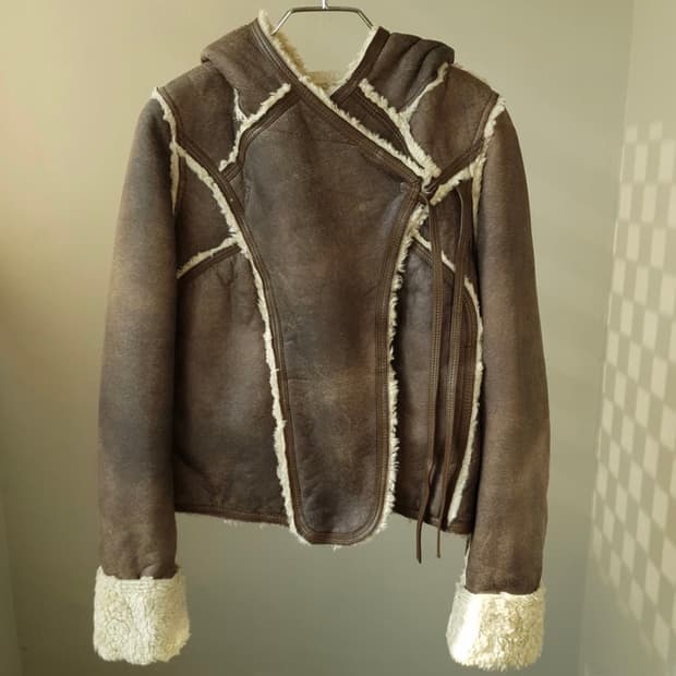 츠모리 치사토 무톤 후드 자켓