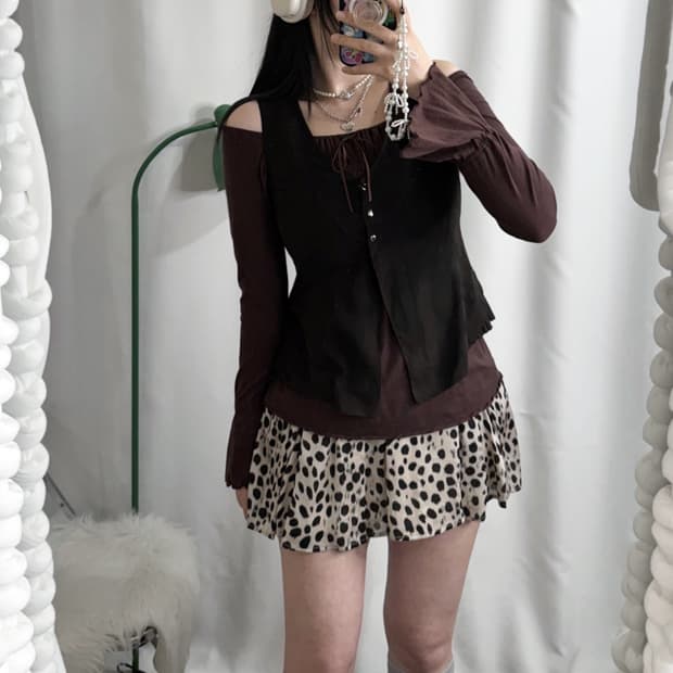 딥 브라운 웨스턴 무드 플리츠 베스트