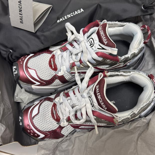 발렌시아가 뉴러너 42사이즈