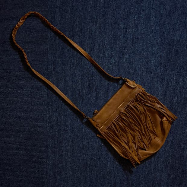 웨스턴 가죽 프린지 크로스백