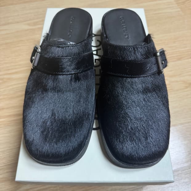 아워레가시 카미온 뮬 블랙 헤어 온 하이드