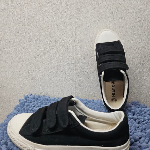 화니씨 벨크로 스니커즈 블랙 235