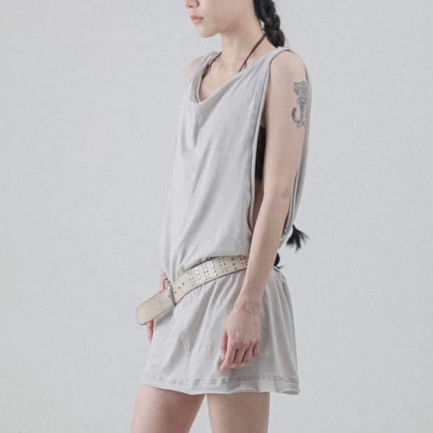 One-Panel Sleeveless - Raw (milk wood)