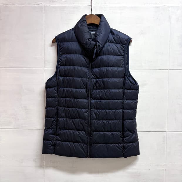 유니클로 다운 경량 패딩 베스트 L