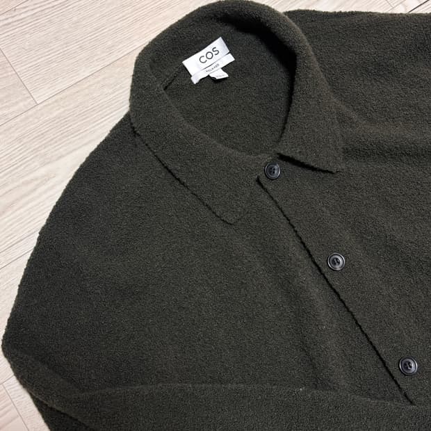 코스 남성 카라넥 가디건 다크 카키 XL 급처