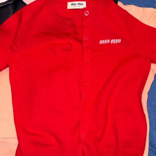 miumiu 레드 가디건