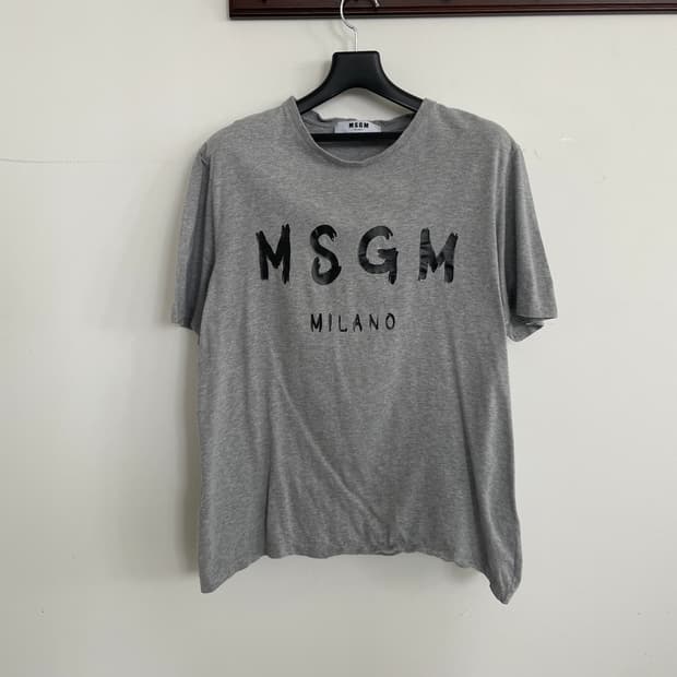 MSGM 공용 L,77 밀라노 로고 그레이 반팔 티셔츠