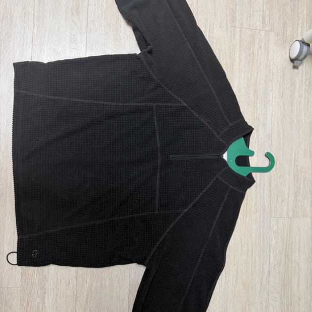 노매뉴얼 하프집업