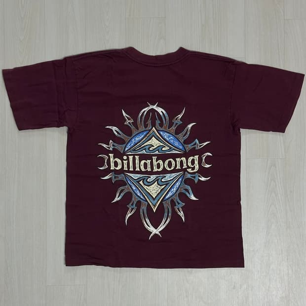 빈티지 빌라봉 반팔티