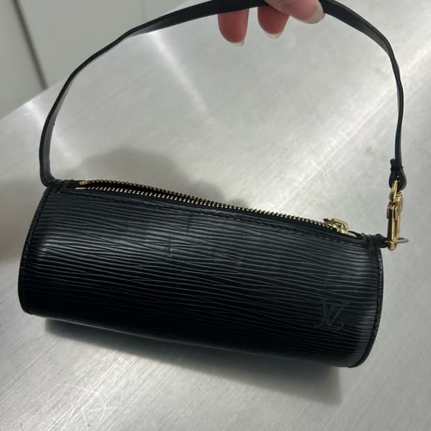 루이비통 에피 블랙 미니 빠삐용 토트백
