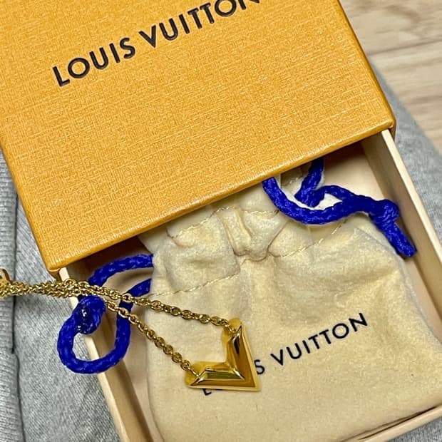 루이비통 에센셜 네크리스 골드 목걸이