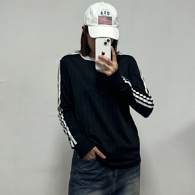 아디다스 오리지날 스트라이프 패턴 긴팔티 