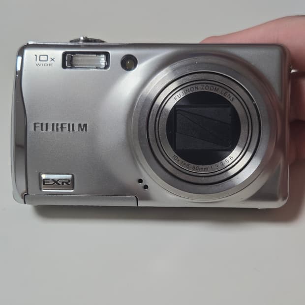 후지필름 파인픽스 f70exr 카메라