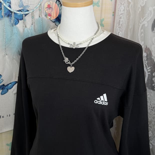 아디다스 블랙 백 프린팅 티셔츠
