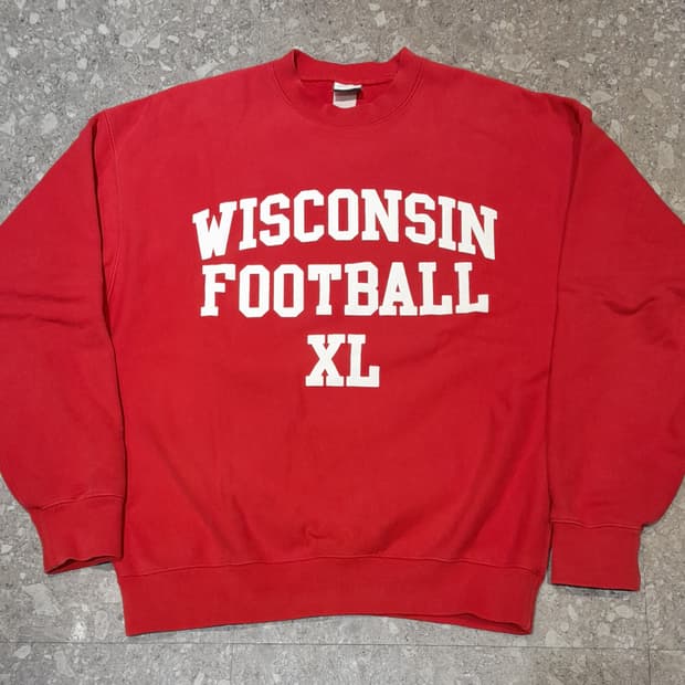 💥아웃스탠딩 위스콘신 풋볼 스웻셔츠 (M)