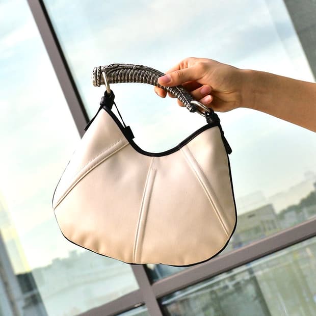 입생로랑 몸바사 호른 핸들 토트백 (정품)