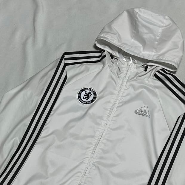 L 아디다스 첼시 블랙 삼선 화이트 후드 바람막이