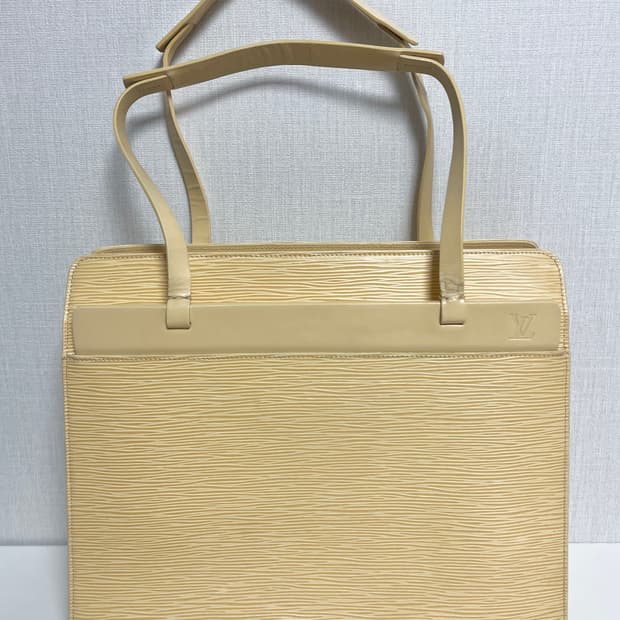 정품 루이비통 에삐 크루아제