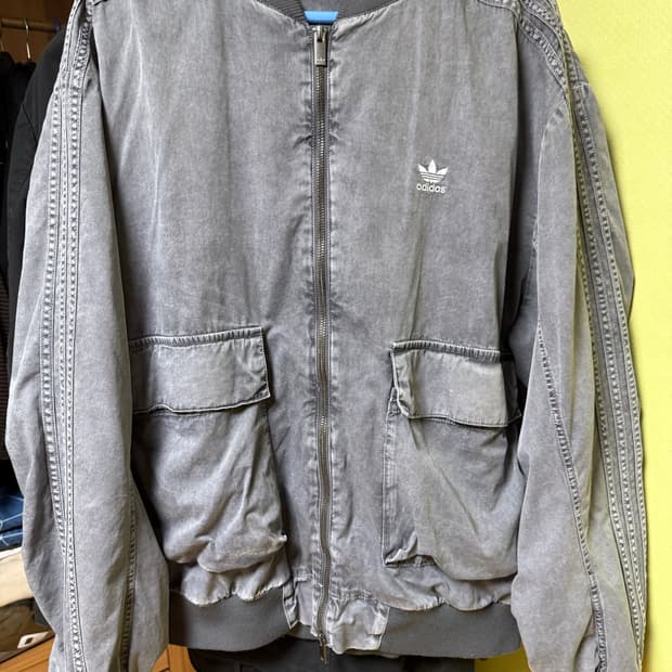 아디다스 아딜레늄2 워시드 봄버 자켓 차콜