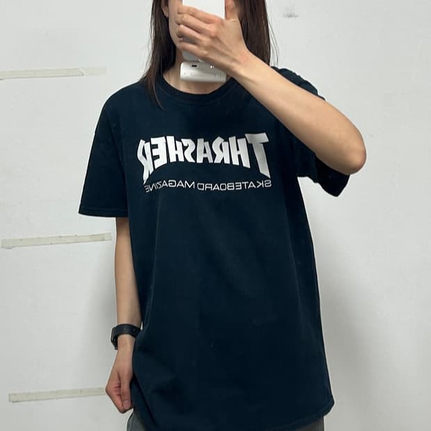 트래셔 아치로고 티셔츠 네이비