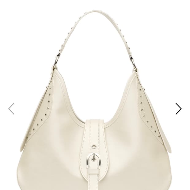 Badee HALFSTUD HOBO BAG IVORY