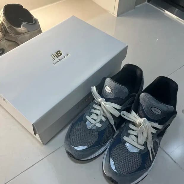뉴발란스 2002 자운드 콜라보 제품