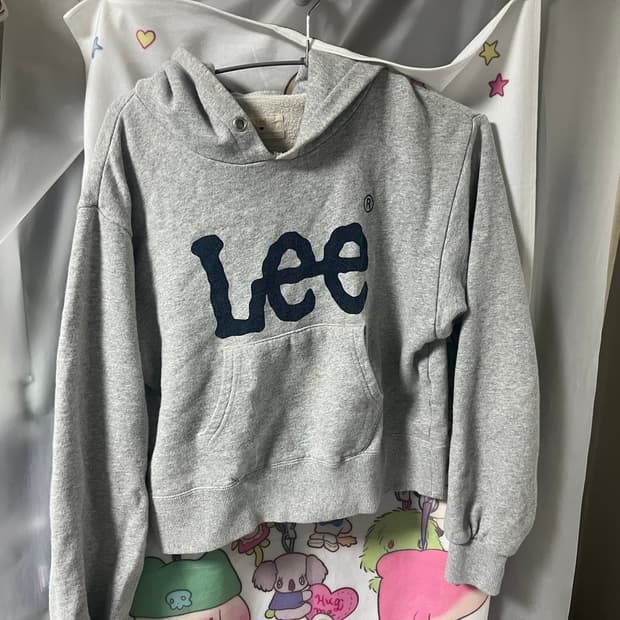 Lee x earth music&ecology 크롭 후드티 Grey