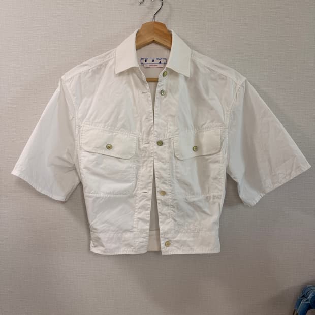 [40] 오프화이트 크롭 셔츠