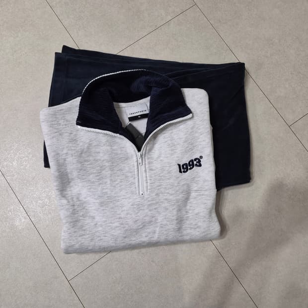 1993스튜디오 하이넥집업 맨투맨(택있는 새상품)