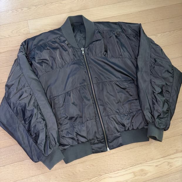 랜덤 아이덴티티 봄버 자켓