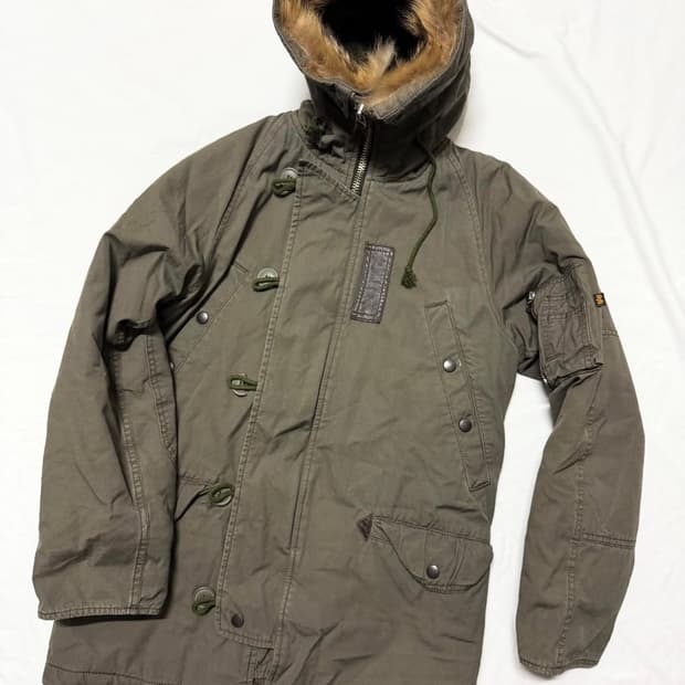 알파 인더스트리 x 제네럴 서플라이