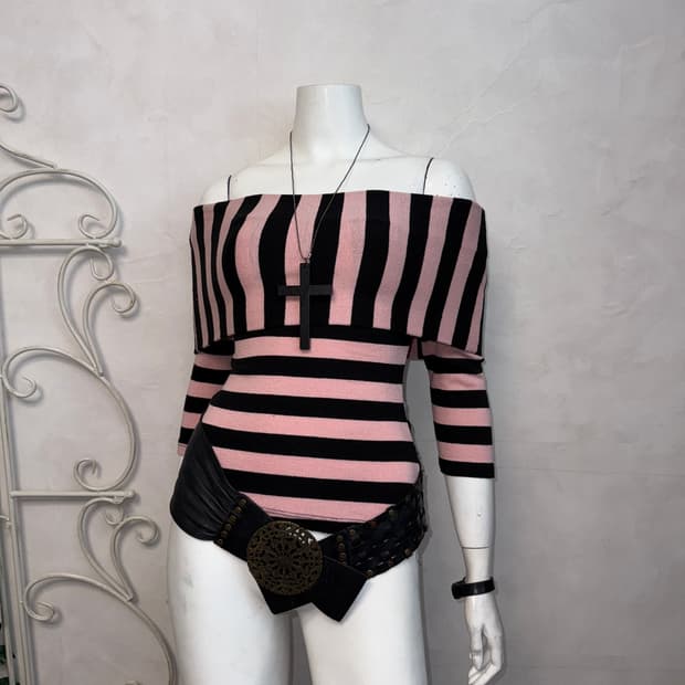 Black pink stripe off shoulder half slee
