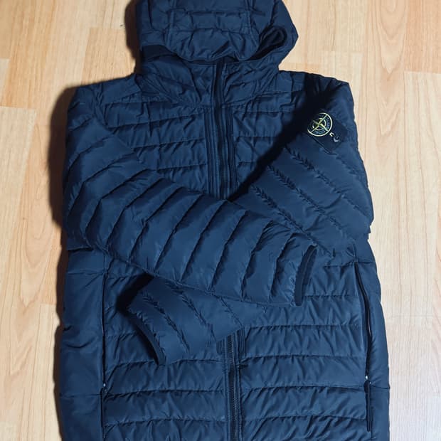 스톤 아일랜드 경량패딩