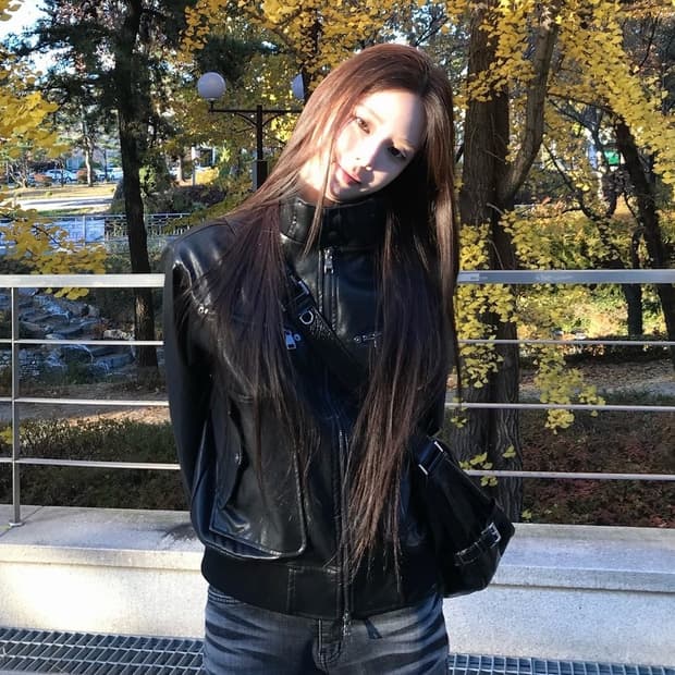 아캄 High-Neck Leather Jacket (Black)