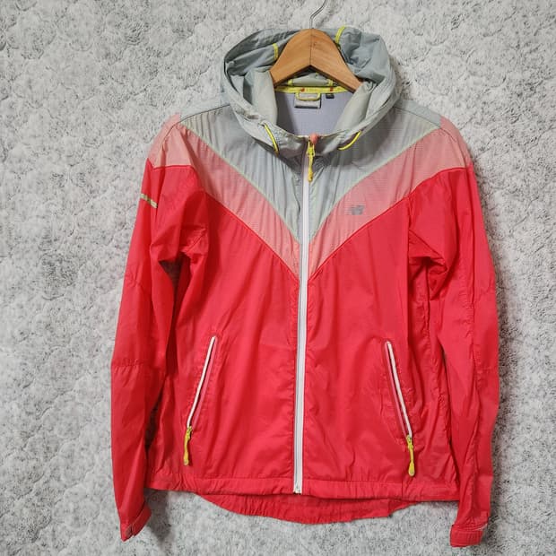 250A [85] 뉴발란스 여성 바람막이 점퍼