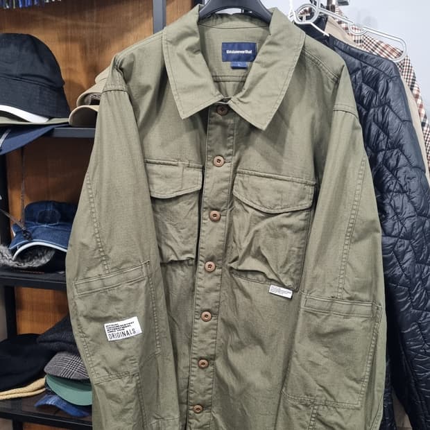 ((디스 이즈 네버댓)) 105~110(표기 L) 올리브색 포켓 셔츠자켓