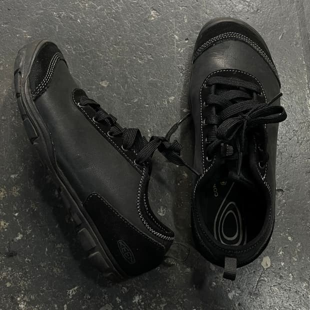 245 킨 허쉬 HUSH 스니커즈