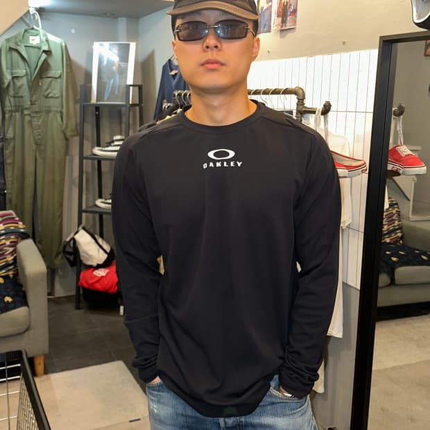 Oakley logo spotive running warm sleeve