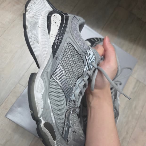 [42] 발렌시아가 스테이플러 그레이