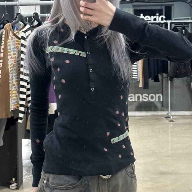 히스테릭 글래머 딸기 롱슬리브 판매합니당!