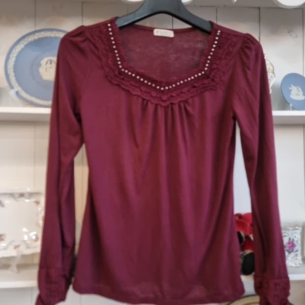 axes femme 진주 레이스 버건디 블라우스