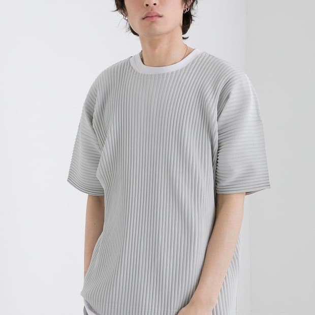 옴므 플리세 베이직 라인 크루넥 반팔 플리츠 티셔츠