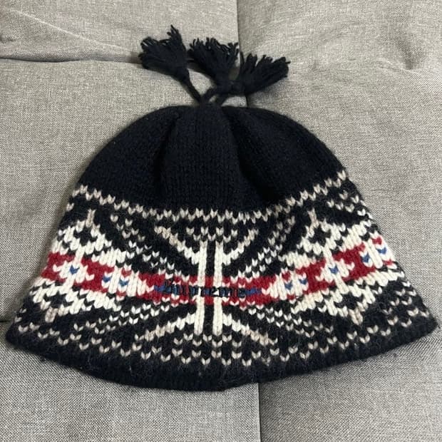 슈프림 태슬 비니