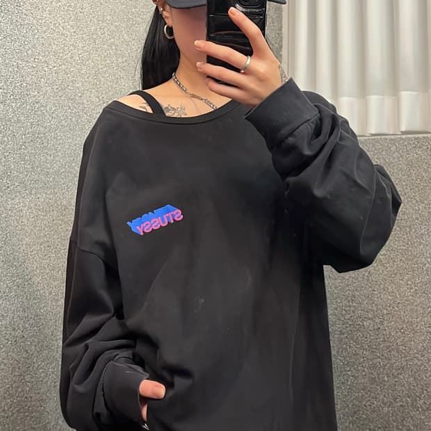  Stussy long-sleeved shirt