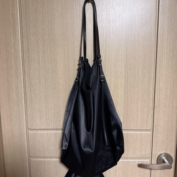 자라 블랙 새틴 토트백