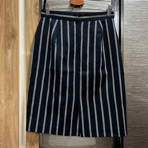 빔즈하트 스트라이프 스커트