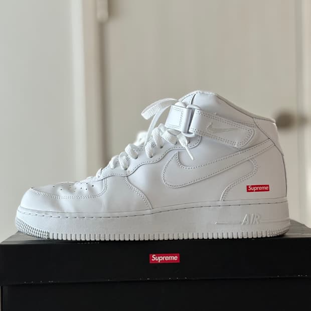 나이키 슈프림 에어포스1 미드 화이트 290